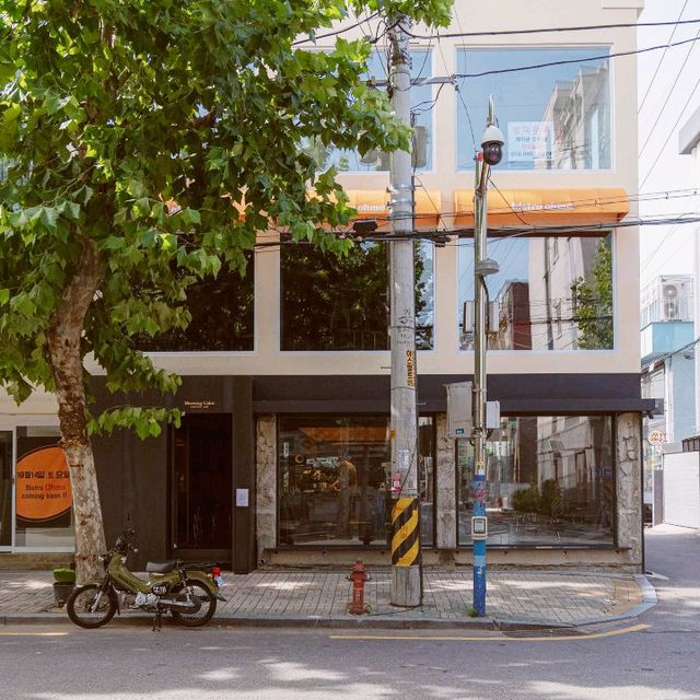 Morning Calm Coffee Shop Yeonnam Branch