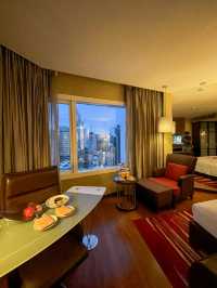 ✨ Weekend Staycation ที่ Hilton Grande Asoke Bangkok – คุ้มค่าเกินราคา! 🛏️🍃