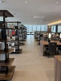 ちょっと休憩、本の世界へ。天文館図書館