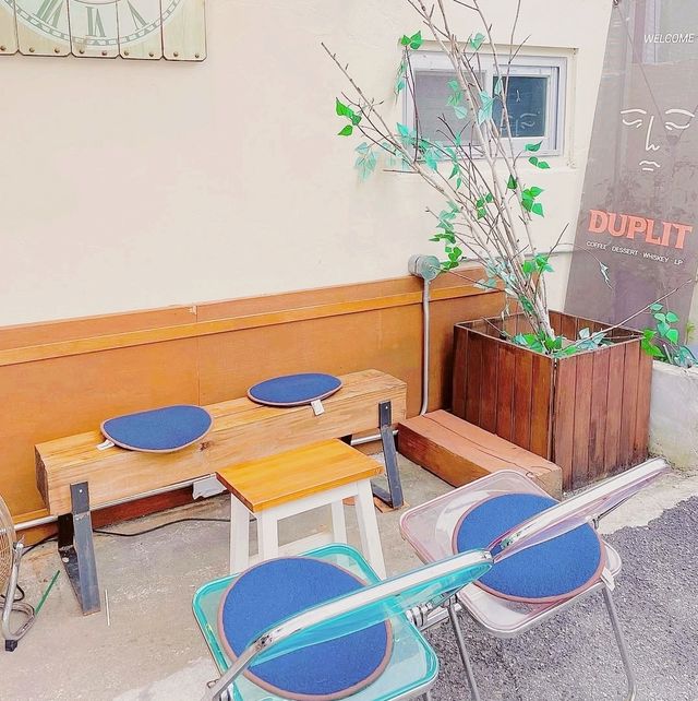 Duplit Cafe