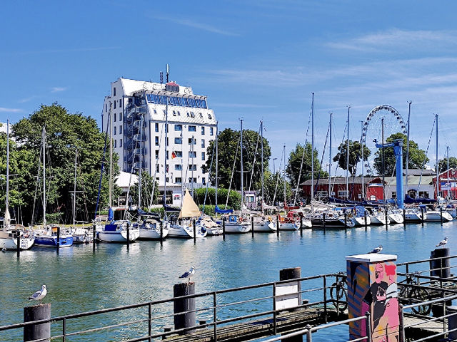Warnemünde, Germany: A Charming Coastal Escape! 🇩🇪🏖️