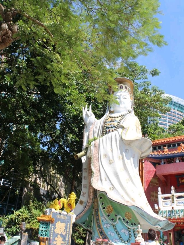 Tin Hau and Kwun Yum Statues.