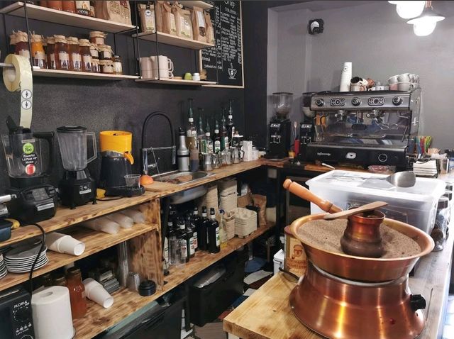 Grinder Coffee Shop