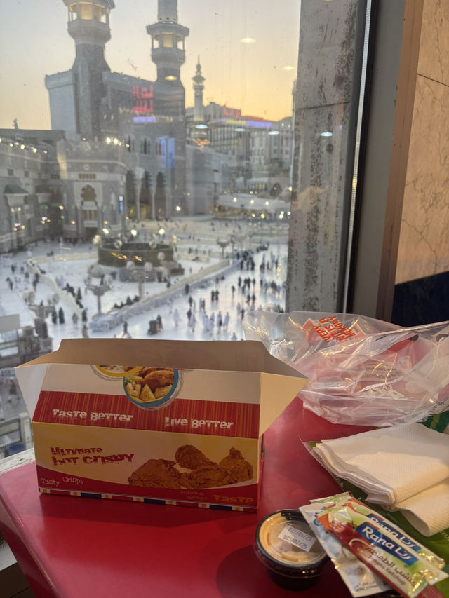 Eating Halal Food & Delicious at Makkah Safwah Tower