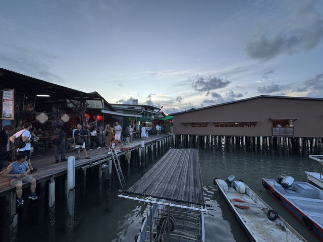 🌅 Golden Hour at Chew Jetty