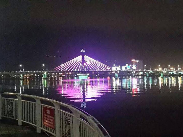 越南 中越 峴港 日與夜 粉紅教堂
