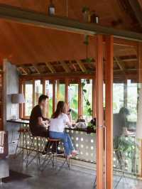 Cafe With the cool atmosphere of Bandung