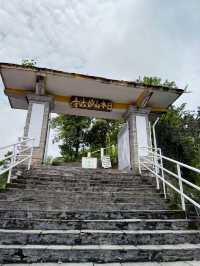 【ネパール・ポカラ 日本山妙法寺】平和と祈りの丘