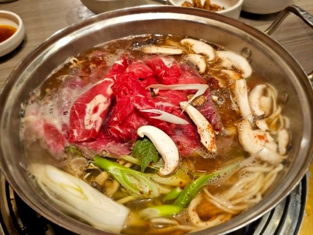 🥩 “Mall Dining, Mastered” – Hanwoori, Lotte World Mall