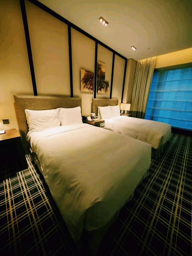 🌆 “Electric Nights at W Guangzhou: A Luxury Pulse by the Pearl River”