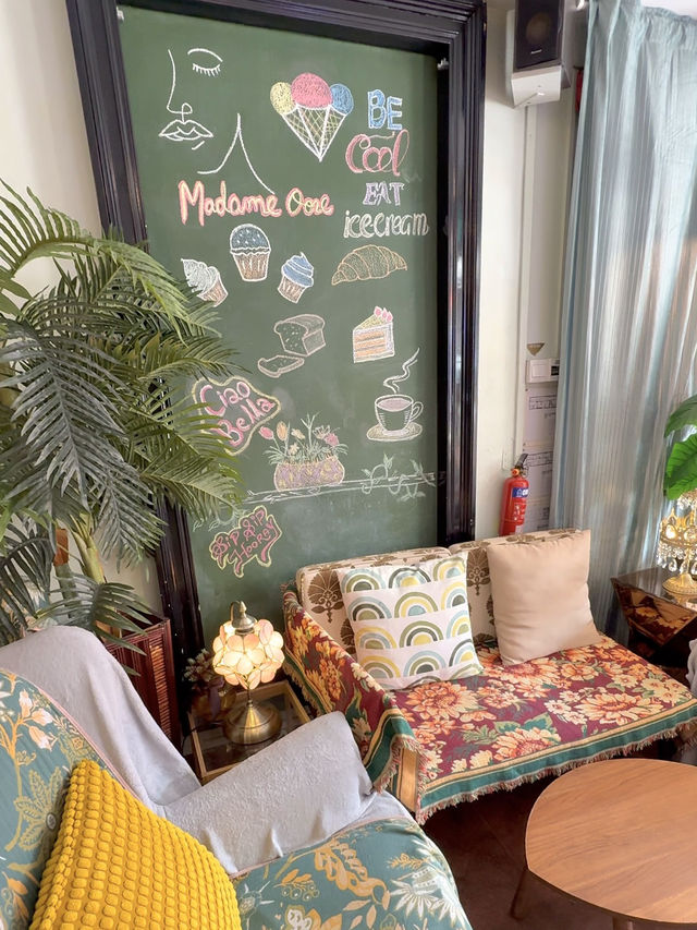 Chinatown’s Best-Kept Café Secret with Ice Cream and Lounge Vibes