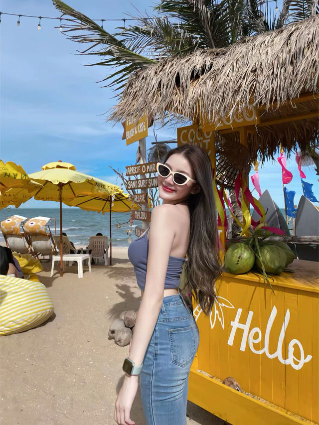 MORE THAN beach & cafe ☕️⭐️🍋✨