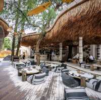 Cave Beach Club คาเฟ่ ชิลริมหาดพัทยา