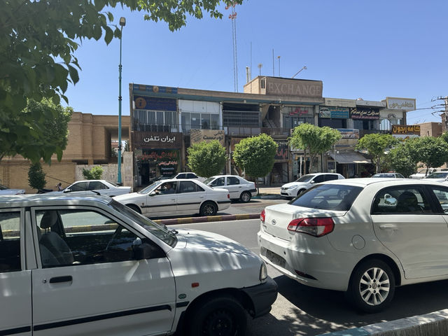 🌟 Sarv Restaurant – Near the Fire Temple, Yazd 