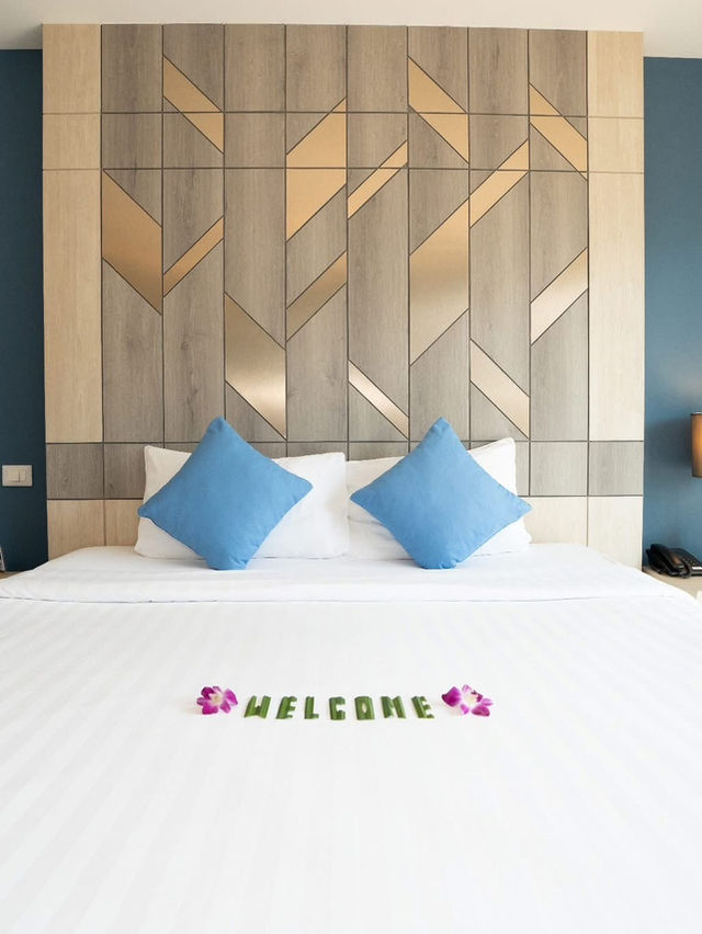 พักผ่อนสบายใจกลางป่าตอง ที่ Andakira Hotel Phuket