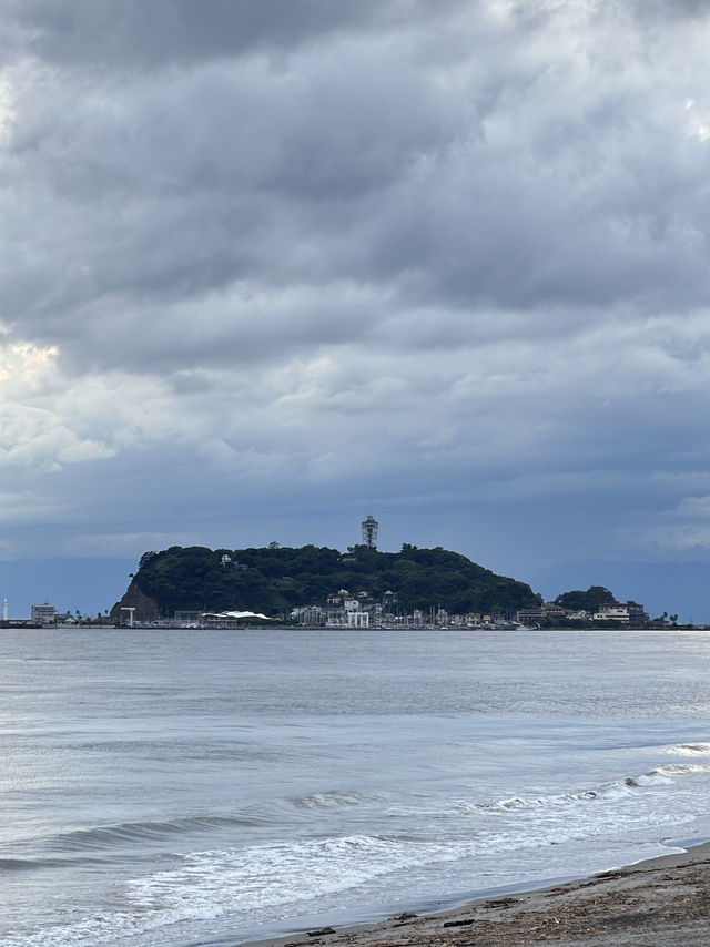 Shichirigahama Beach 🌊🖤