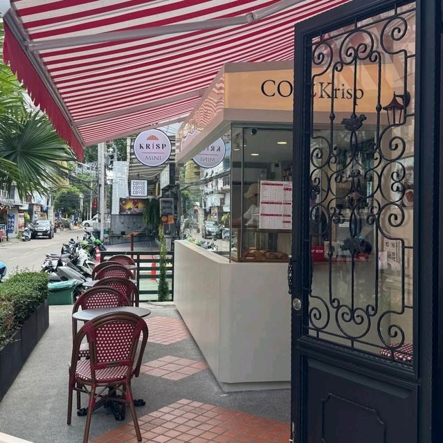 คาเฟ่สไตล์ยุโรป โซนนิมมาน : Co&Co Cafe and Bar.