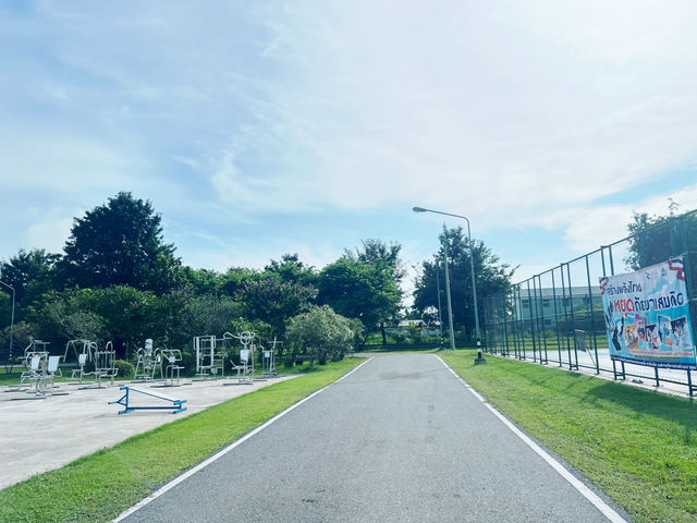สนามกีฬาโปร่งไผ่ สมาร์ทท่าตูม