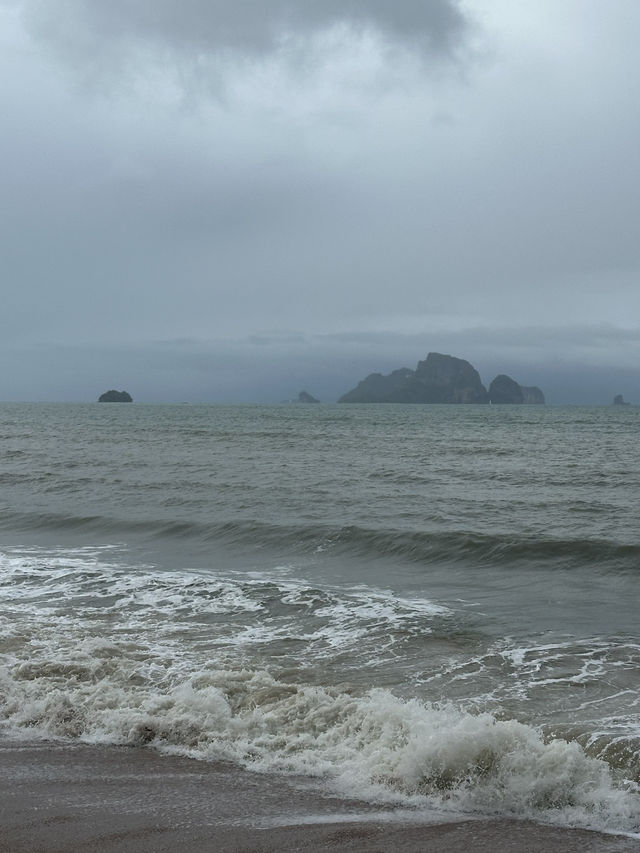 ชวนเที่ยว: หาดอ่าวนาง (Ao Nang Beach) ชวนเที่ยว: หาดอ่าวนาง (Ao Nang Beach)