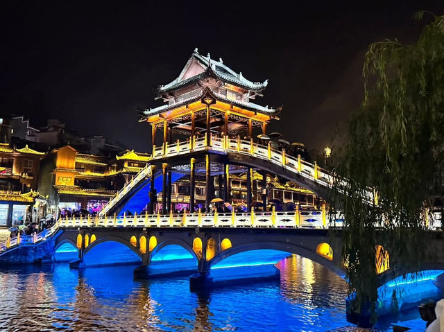 中國湘西 張家界鳳凰古鎮 特色旅遊 中國湘西 張家界鳳凰古鎮 特色旅遊