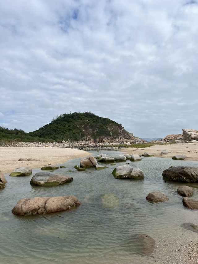 香港隱世海灘🌊模達灣 x 石排灣打卡攻略！絕美薑花田＋手指岩石✨