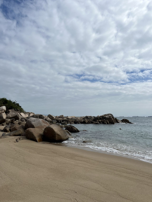 香港隱世海灘🌊模達灣 x 石排灣打卡攻略！絕美薑花田＋手指岩石✨