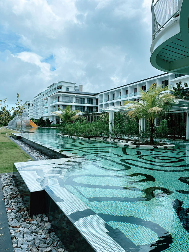 Roxy Beach Resort: The Ultimate Beachfront Staycation