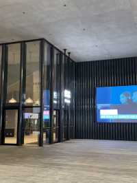 🌅 M+: จุดชมพระอาทิตย์ตกที่ปังที่สุดใน West Kowloo