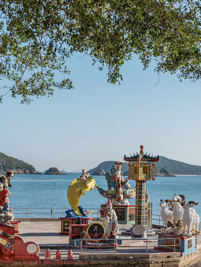 Temple in on the beach at Repulse Bay Temple in on the beach at Repulse Bay