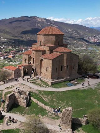 บรรยากาศโบราณที่วัดจวารี 😍⛪