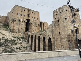 アレッポ城 — 古代都市の守護者 。