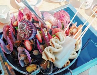 Right Across from Busan Lotte Outlet: A Must-Eat Feast of Seafood Pot & Fish Cake Skewers!