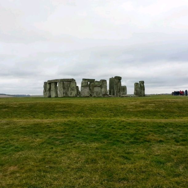 🗿 "Unveiling Stonehenge's Mysteries: A Timeless Journey 🌅" 🧐


