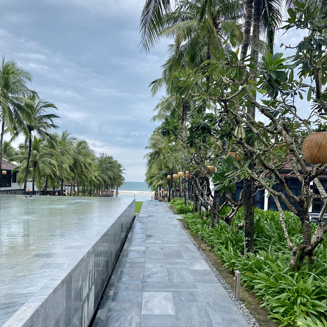 Snap-Worthy Stay 🤳🌴☀️