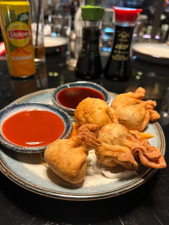 Dive into a fusion of Asian flavors 🍣🥢 🇦🇱