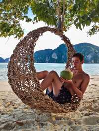 Phi Phi Islands: Turquoise Waters and Tropical Bliss