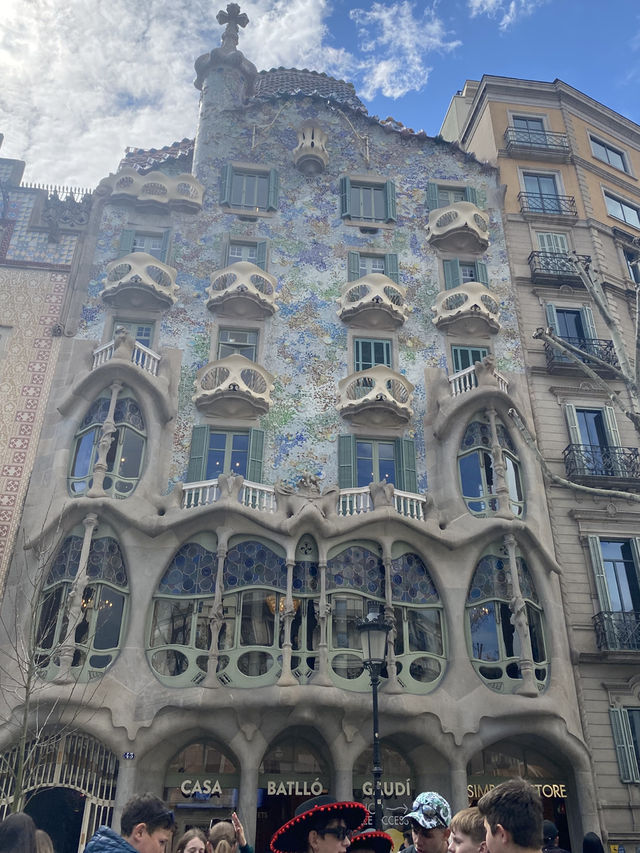Bites, Beams, and Beauty: Falling for Barcelona