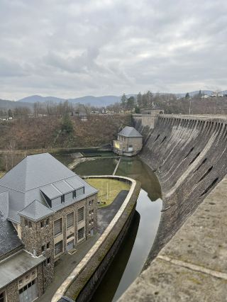 A marvel of engineering, history, and nature — welcome to the Edersee Dam in Hessen, Germany 🇩🇪🌊🏞️