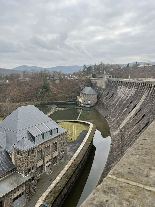 A marvel of engineering, history, and nature — welcome to the Edersee Dam in Hessen, Germany 🇩🇪🌊🏞️