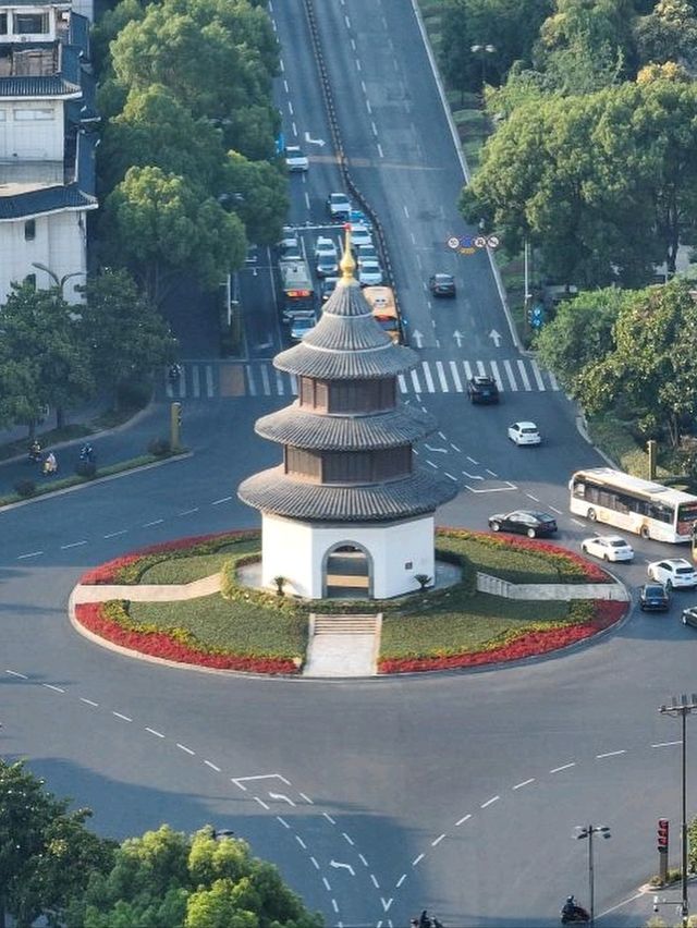 🌸 Yangzhou – A Classical Chinese City of Gardens, Canals, and Poetry