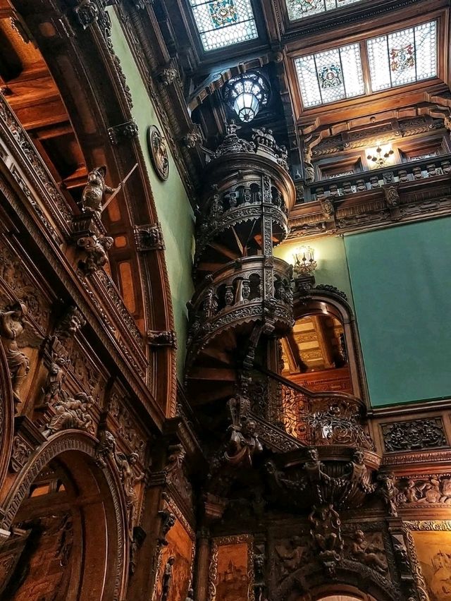 🏰👑 “Royal Dreams in the Carpathians: My Day at Peles Castle” ✨🌲