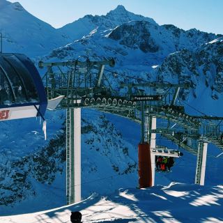 蒂涅冬季之旅：雪、滑雪道與高山魔法❄️🎿