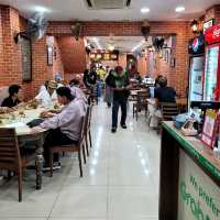 🍛 Penang's Nasi Kandar Paradise! 🌴
