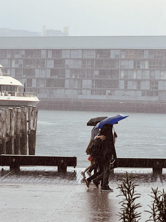 What is it like to visit Tung Lung Island on a rainy day?