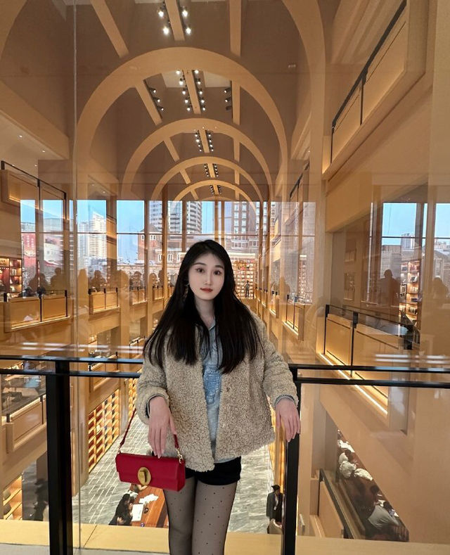 乍浦橋拍照體驗了一回女明星