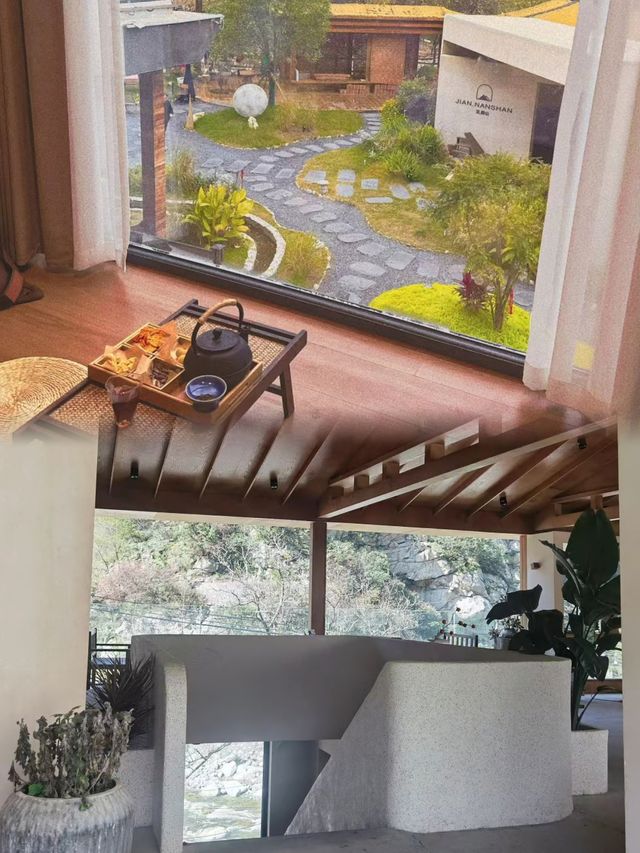 終於體會到真正的悠然見南山啦