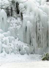 《雪後出遊竹泉村》
