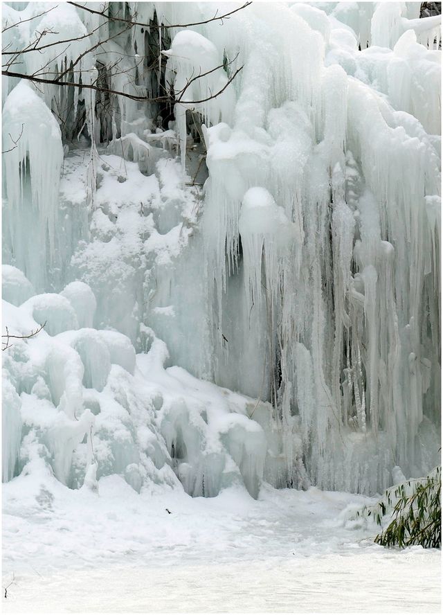 《雪後出遊竹泉村》