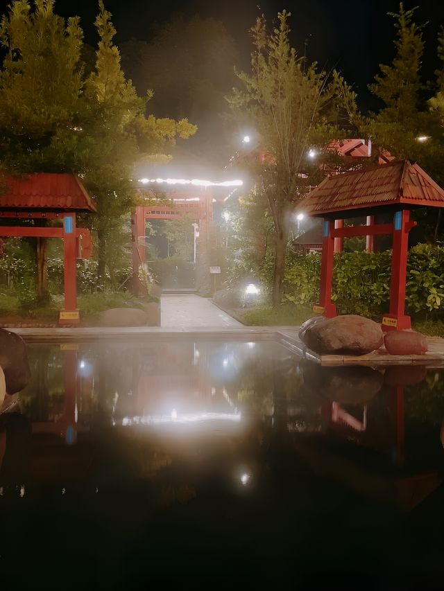 天涼好個秋｜雙節漫步花水灣，泡溫泉
