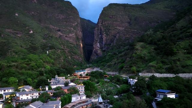 石門關：大理隱秘的瑰寶，世外桃源的徒步之旅